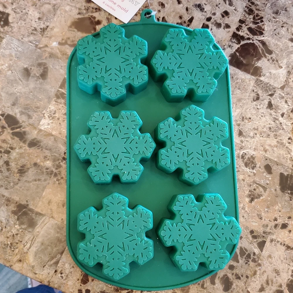 6 Large SNOWFLSKES 1 Mold NEW Silicon Baking or Resin Mold Handmade Holiday